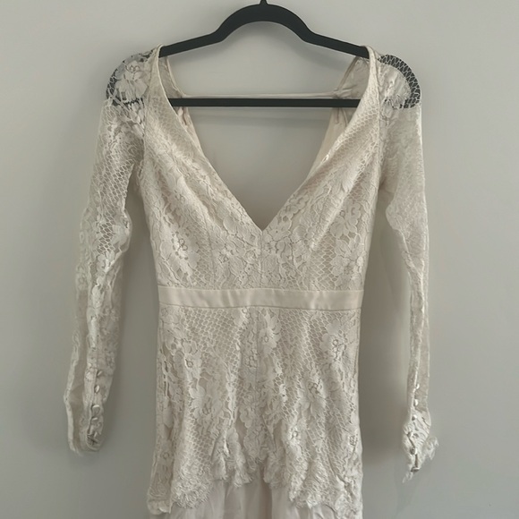 Leanne Marshall Addison lace wedding dress - Picture 2 of 8